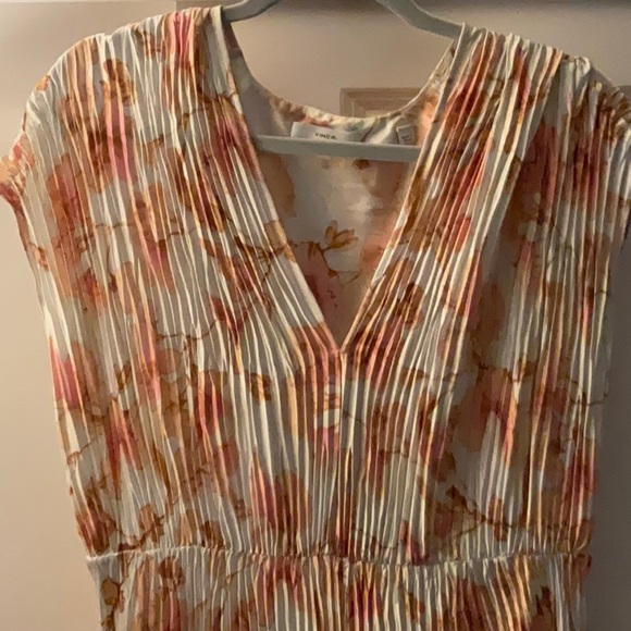 VINCE FLORAL CRUSHED SATIN DRESS Color soil Midi Dress in Cream and Pink size XL - Picture 8 of 10